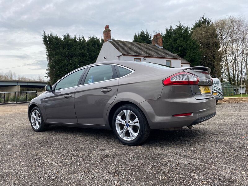 FORD MONDEO