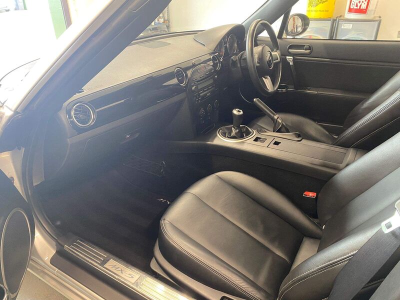 MAZDA MX-5