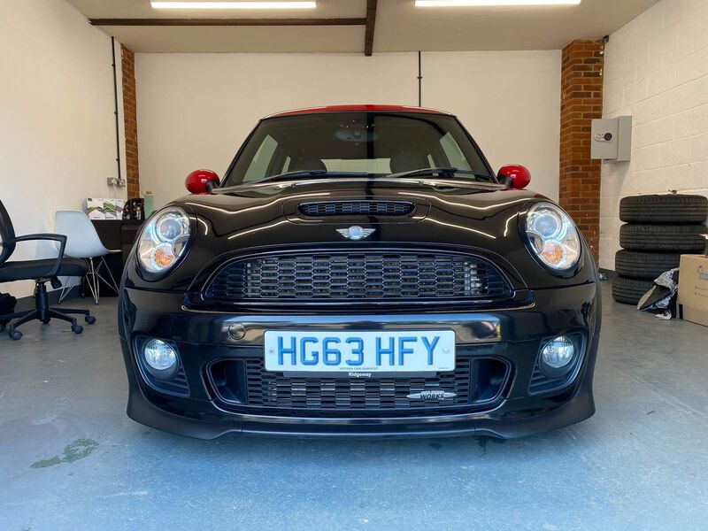 MINI HATCH