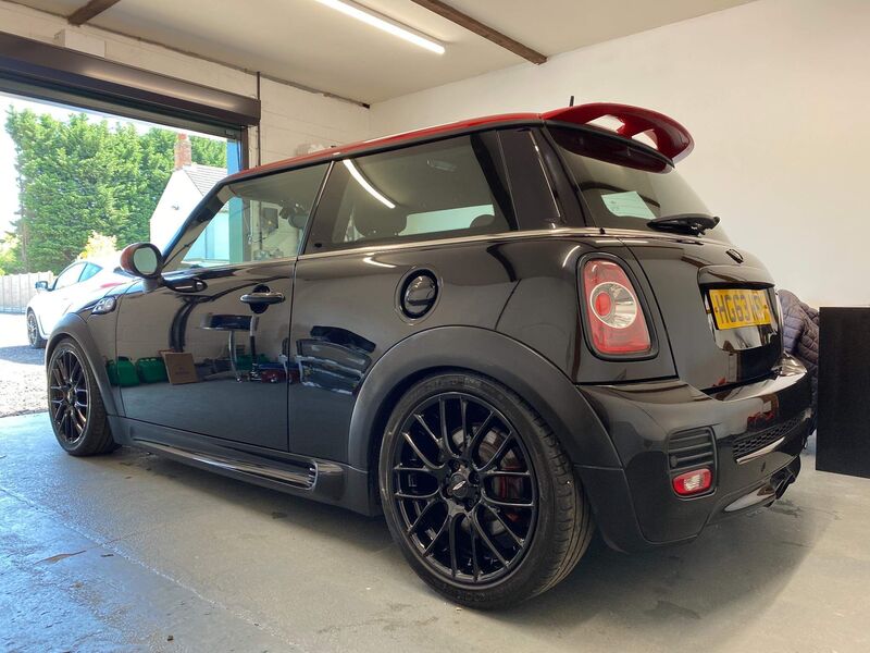MINI HATCH