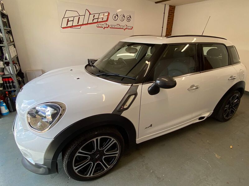 View MINI COUNTRYMAN 2.0 Cooper SD ALL4 Euro 5 (s/s) 5dr